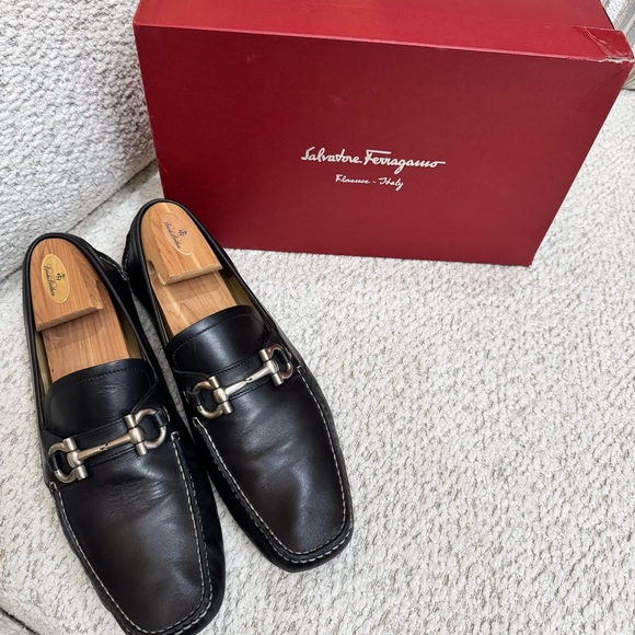 Salvatore Ferragamo Black Leather Driver Loafers - Picture 1 of 8